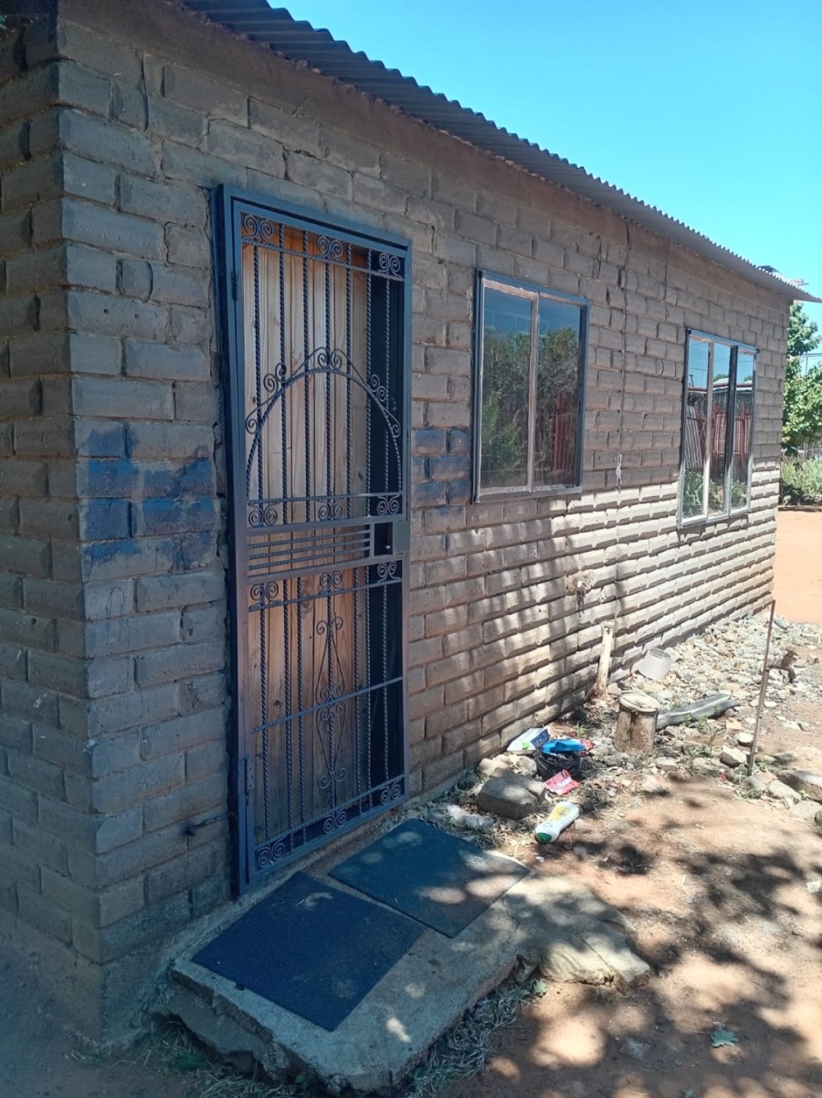 2 Bedroom Property for Sale in J B Mafora Free State